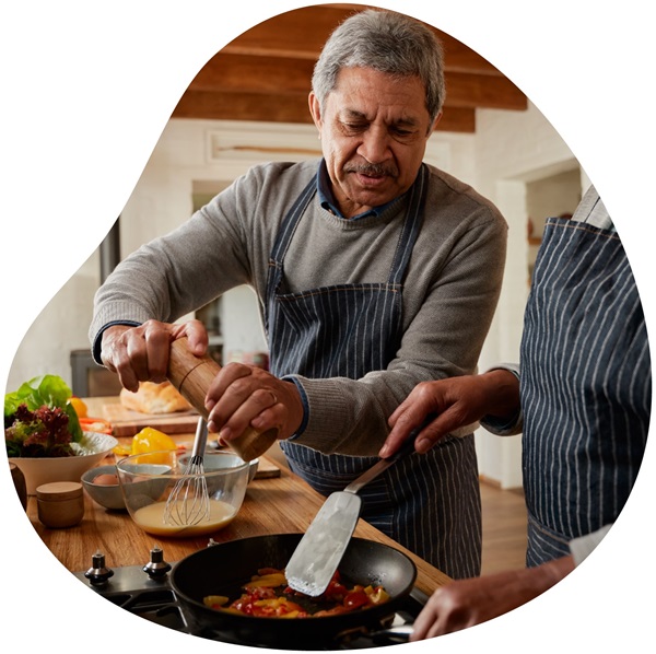 Liquid Shapes eiwitrijke voeding en ondervoeding_samen-koken2